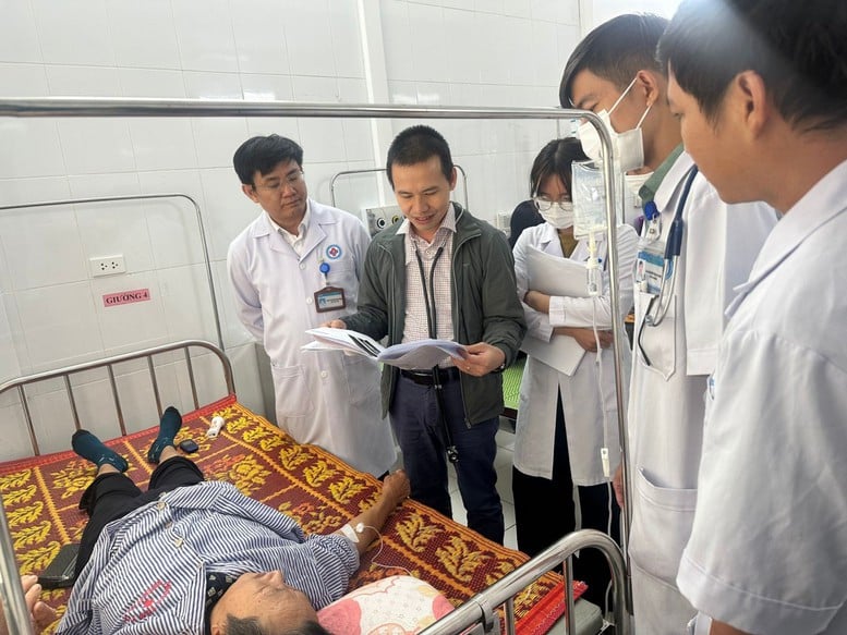 Bộ Y tế yêu cầu tuân thủ quy định về đào tạo, cập nhật kiến thức y khoa liên tục- Ảnh 1.