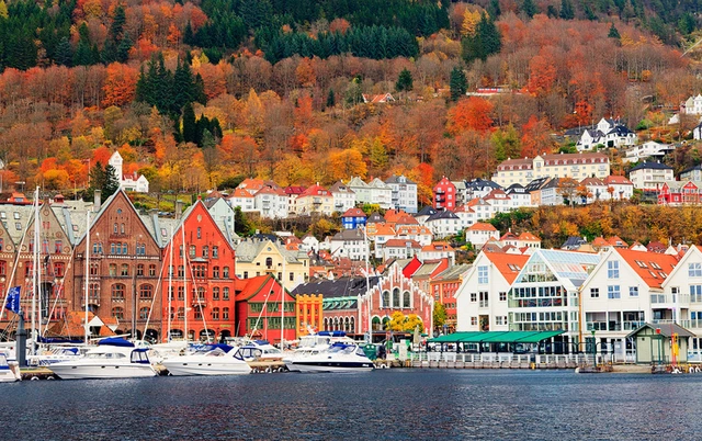 visit-the-bryggen-fortress-area.webp