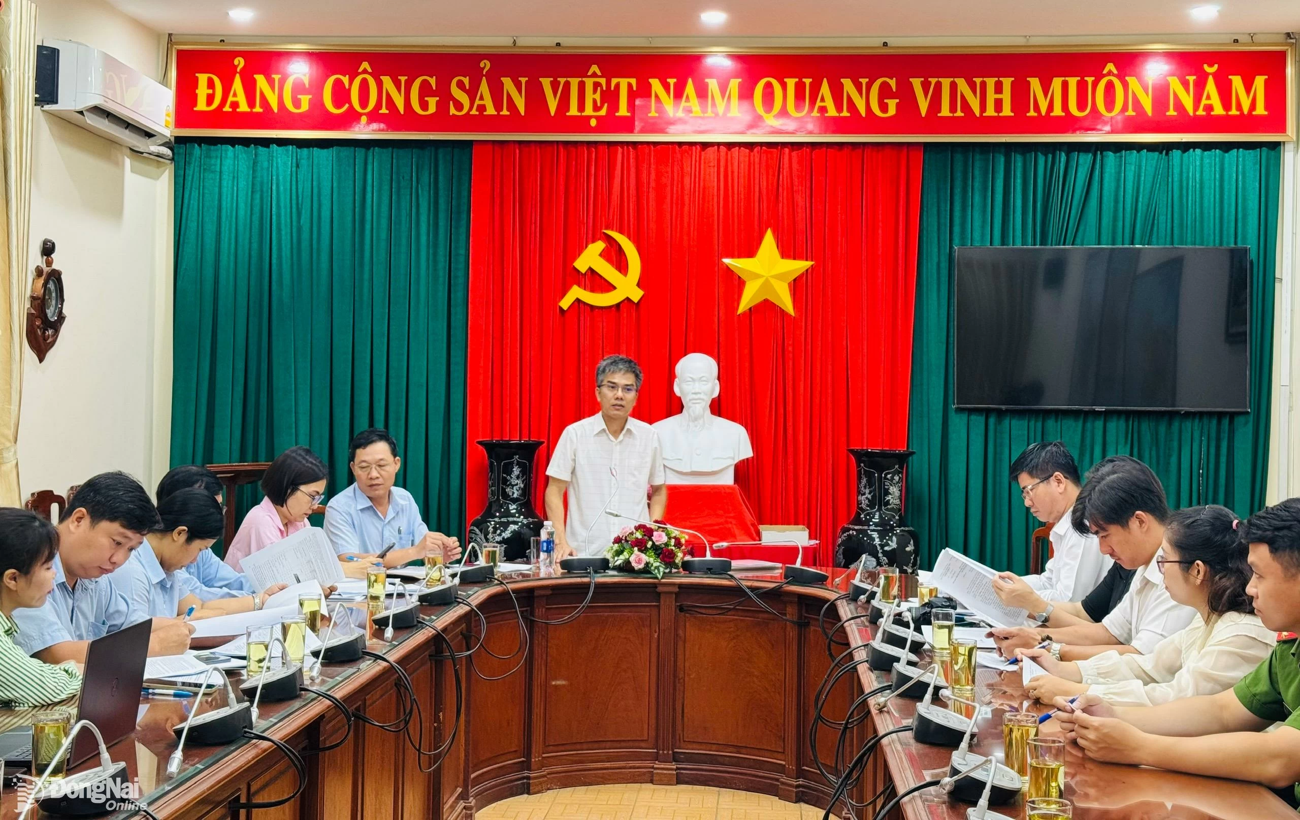 Phó chủ tịch UBND huyện Trảng Bom Đỗ Ngọc Nam phát biểu tại buổi làm việc với đoàn kiểm tra. Ảnh: Hạnh Dung