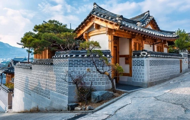 hanok-house.webp