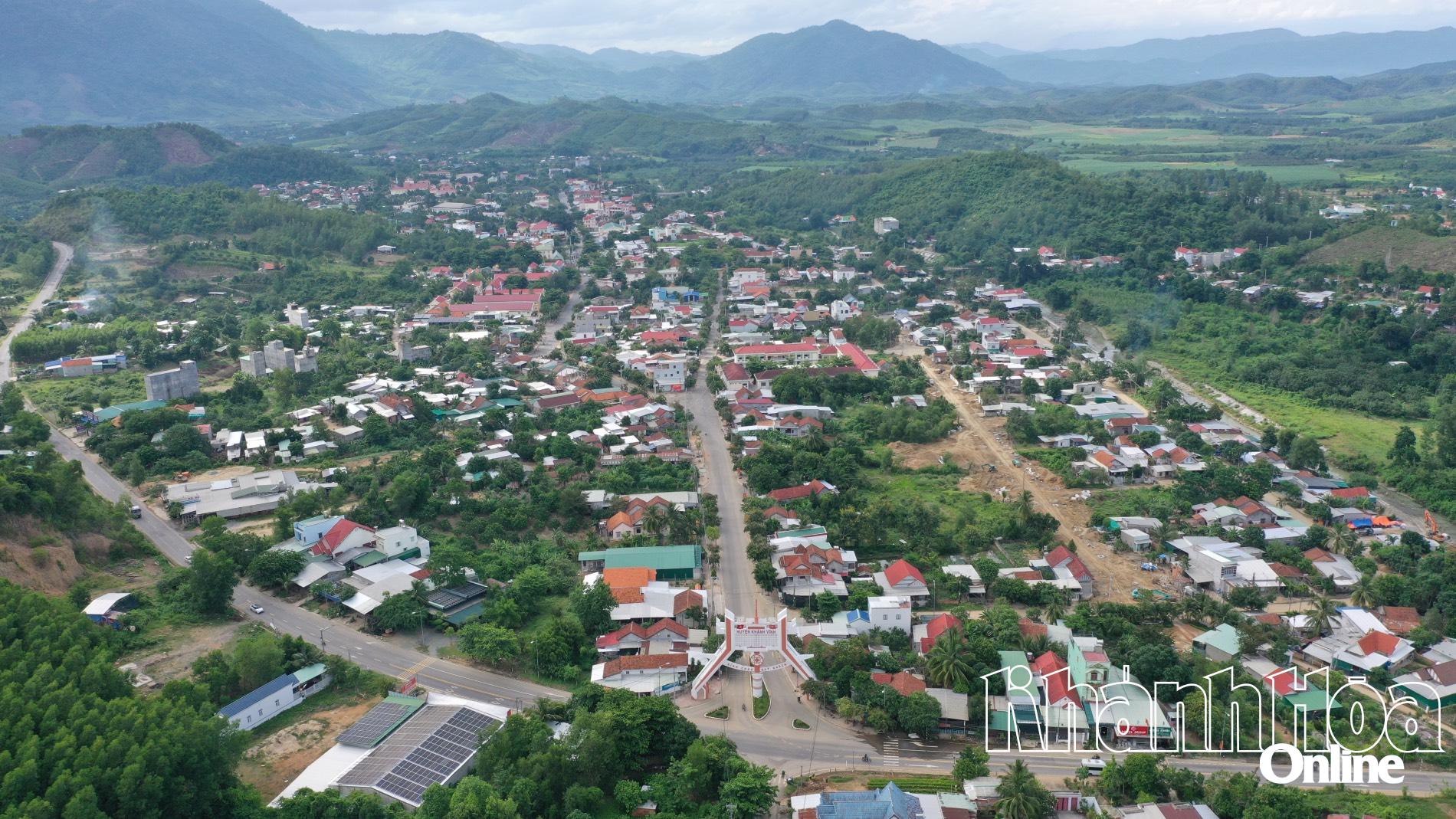 Một góc huyện Khánh Vĩnh từ trên cao.