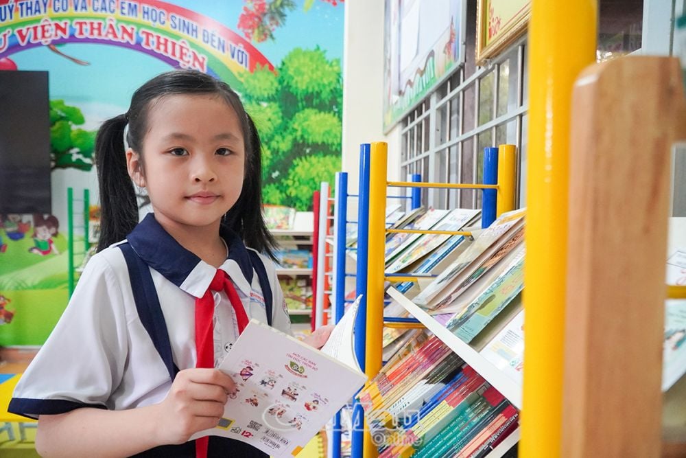 Bảo Tiên rất thích đọc sách để có thêm nhiều kiến thức và trau dồi vốn từ. 