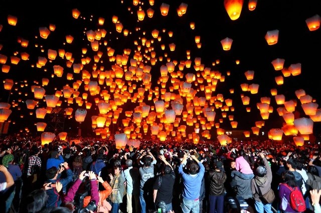le-hoi-tha-den-troi-pingxi-dai-loan.webp