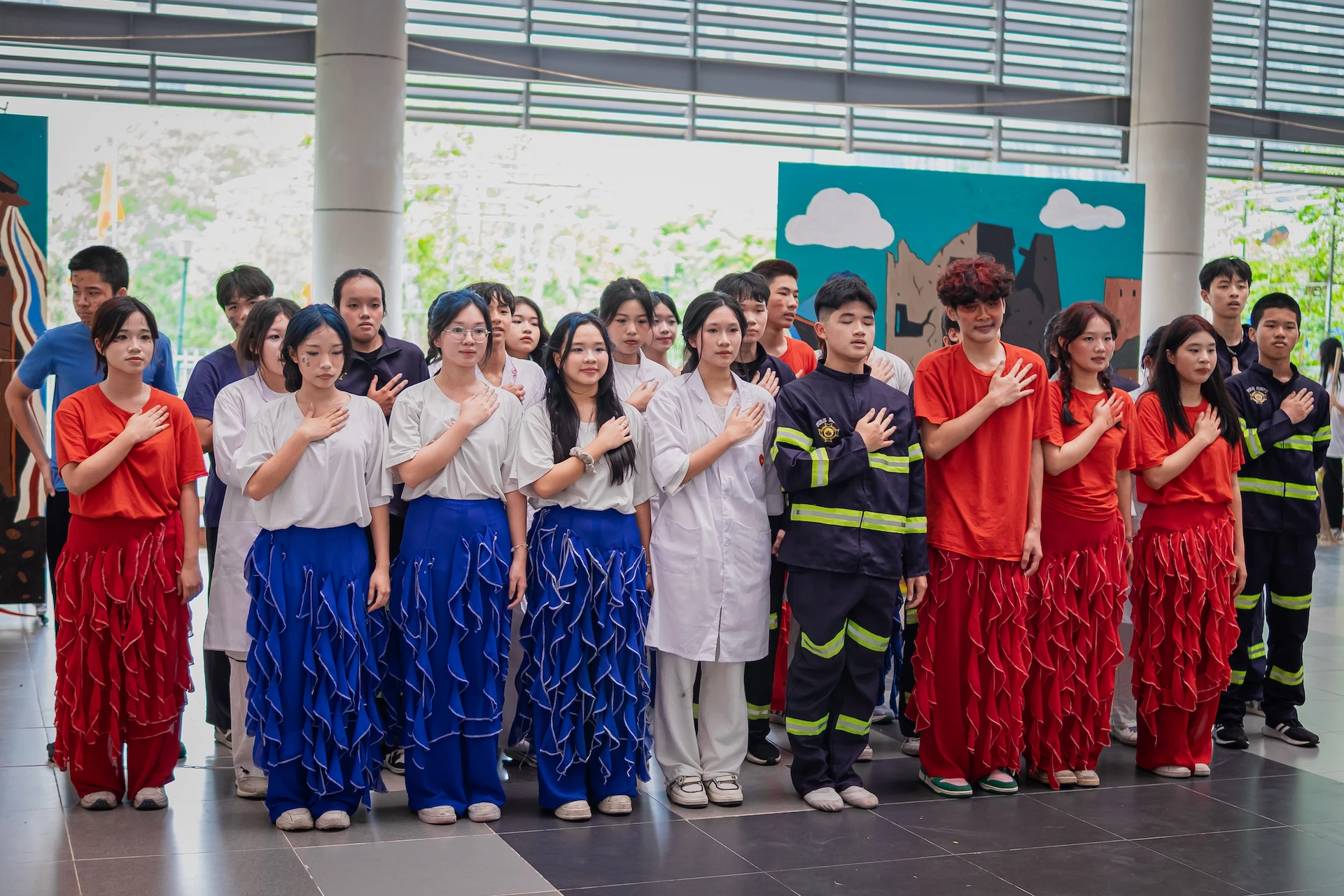 [Ảnh] Học sinh trường chuyên khoe tài trong Ngày hội nhảy múa ảnh 9