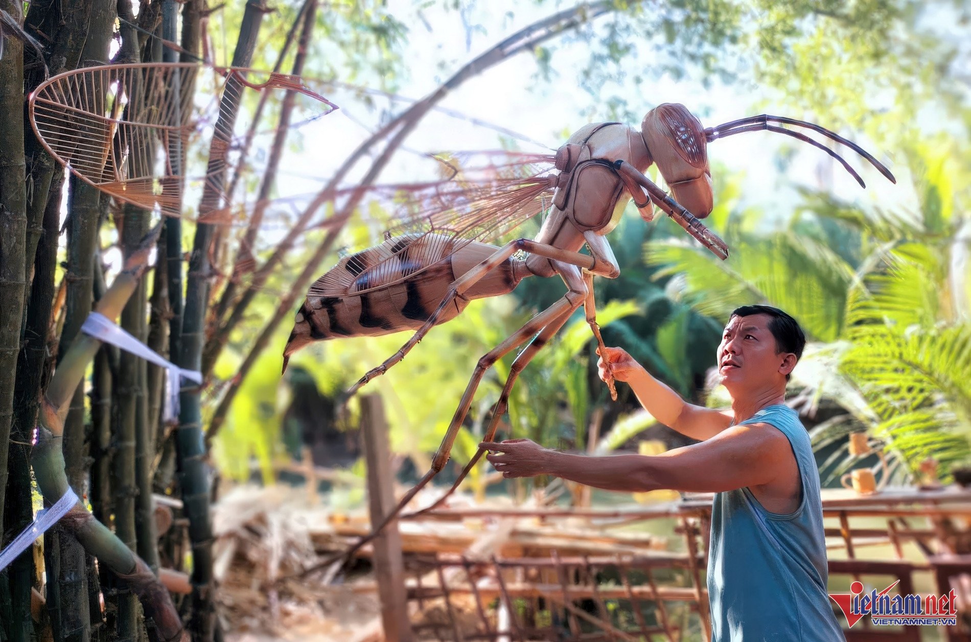 Ngỡ ngàng những con vật khổng lồ từ tre của anh chủ xưởng ở Quảng Nam