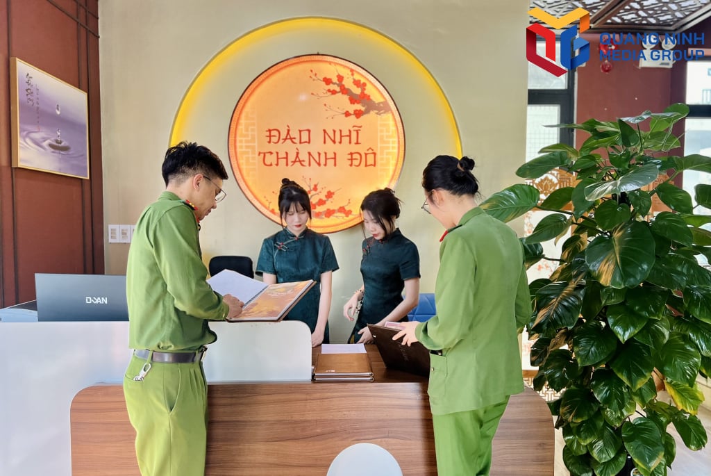 قامت إدارة الشرطة الإدارية للنظام الاجتماعي بتفتيش المنشأة التجارية Dao Nhi Thanh Do Ha Long.