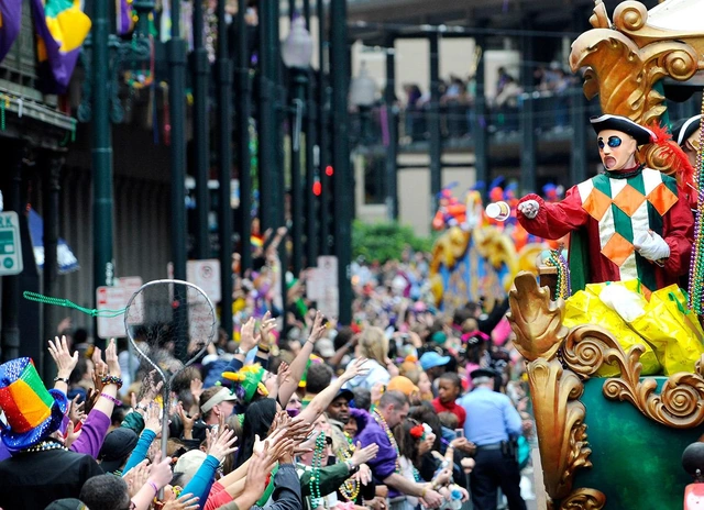 le-hoi-mardi-gras-my.webp