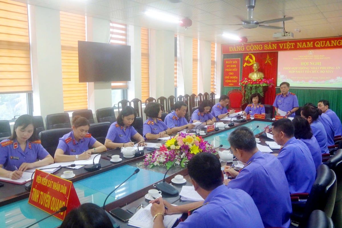 Các đại biểu dự buổi làm việc.
