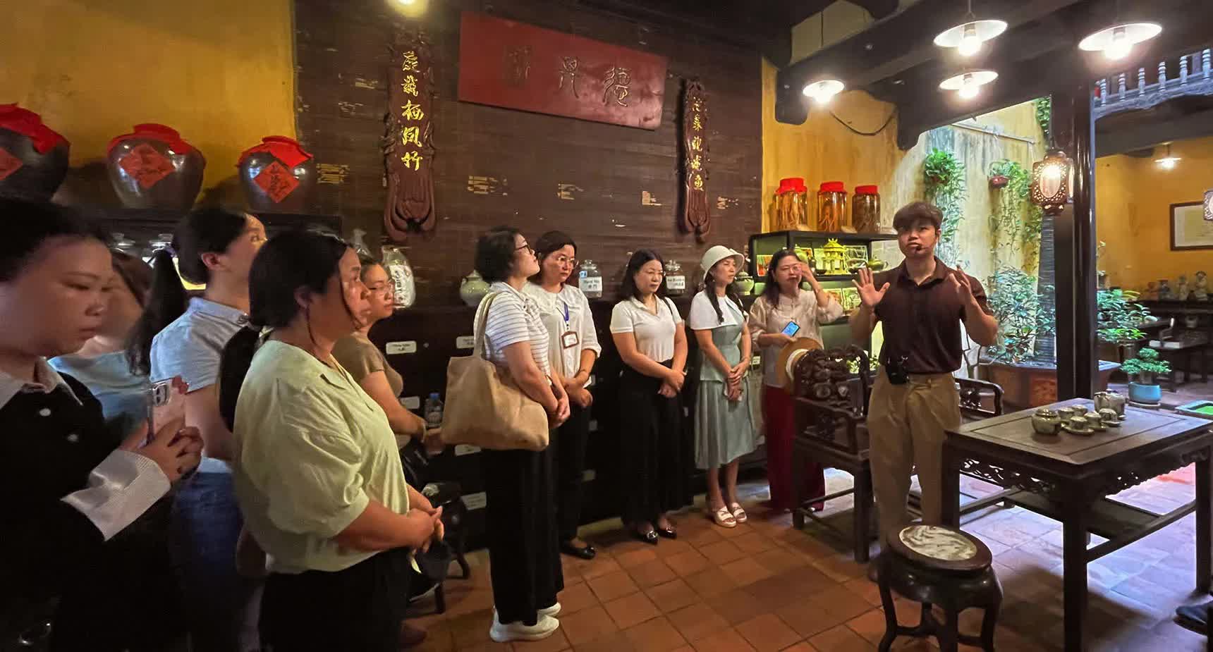 “Đánh thức” tiềm năng du lịch phố cổ Hà Nội - Ảnh 3.