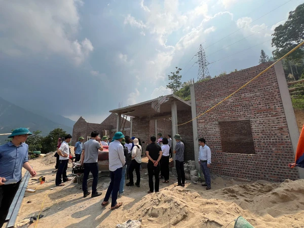 Hỗ trợ người dân xây dựng lại nhà sau bão Yagi ảnh 2