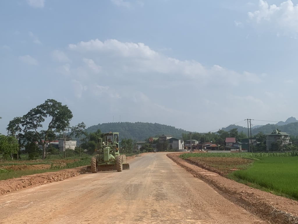 Đơn vị thi công đang 