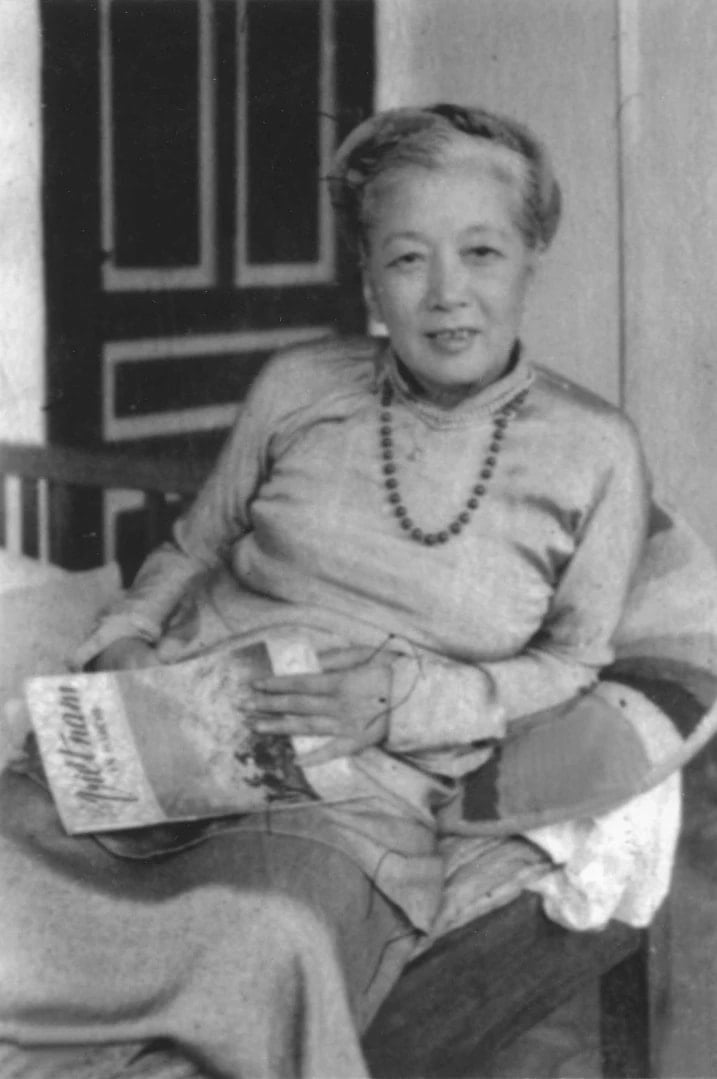 Bà Hoàng Thị Thế trở về Việt Nam vào năm 1961.
