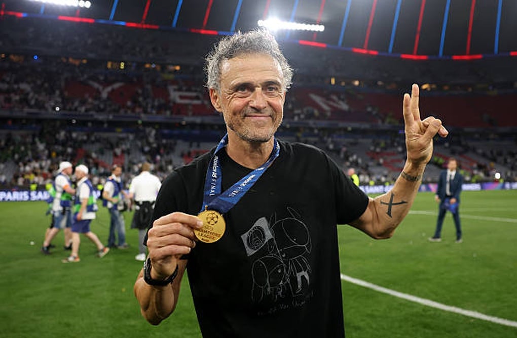 HLV Enrique bật khóc, nhắc đến con gái trong ngày vô địch Champions League - 3