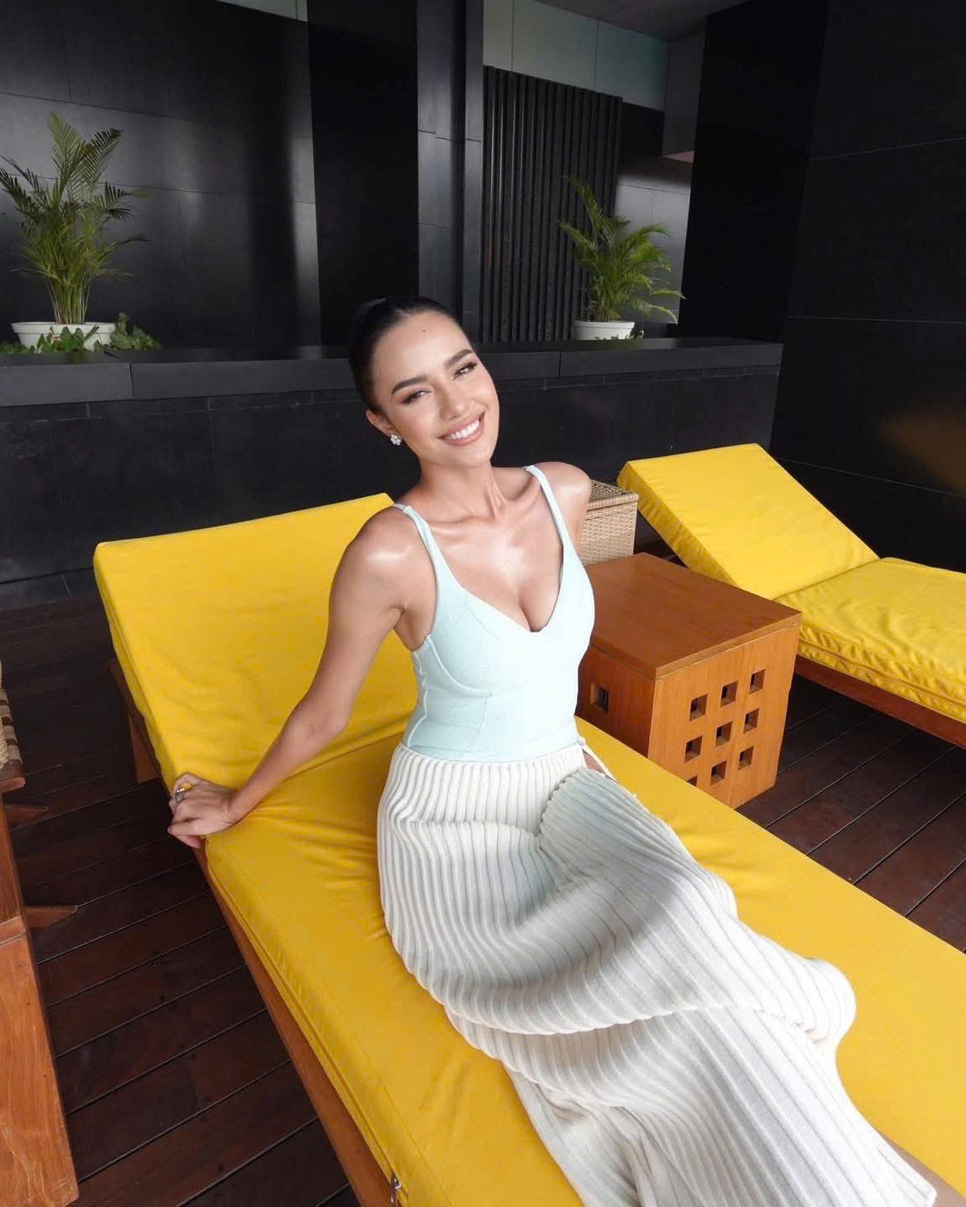 Vẻ ngoài rực lửa và câu chuyện đầy cảm hứng của tân Hoa hậu Thế giới - 15