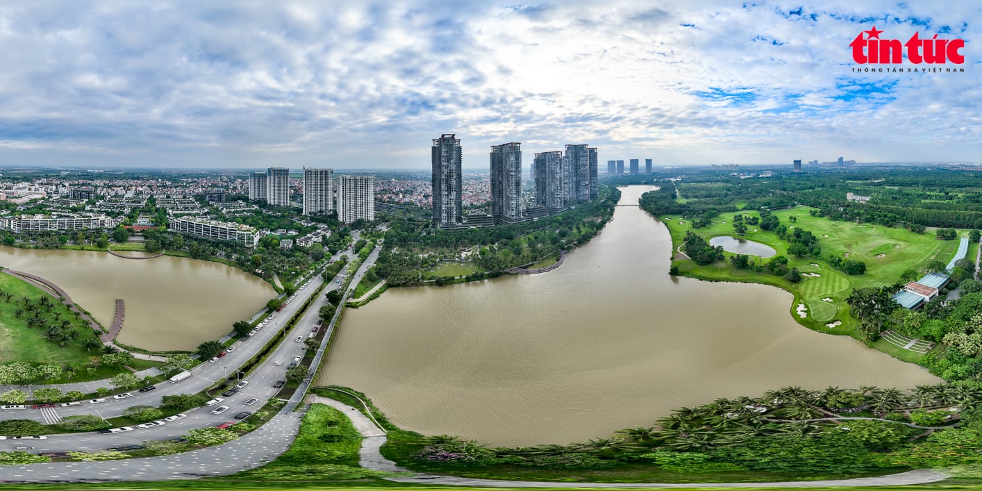 Check-in bên hồ Thiên Nga Ecopark