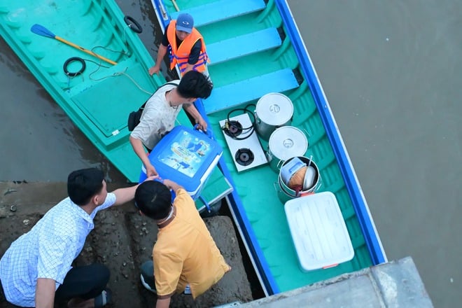 Tết thiếu nhi đặc biệt trên đảo Thiềng Liềng với 170 tô phở từ trung tâm Q . 1 - Ảnh 4.
