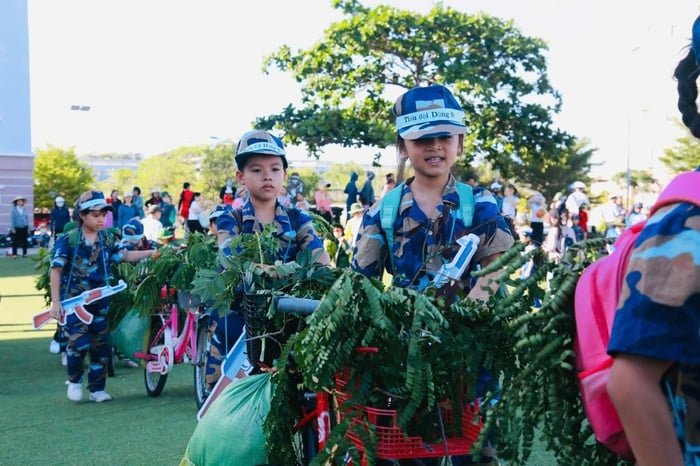 Tết thiếu nhi rộn rã, ấm tình quân - dân ở Trường Sa- Ảnh 4.