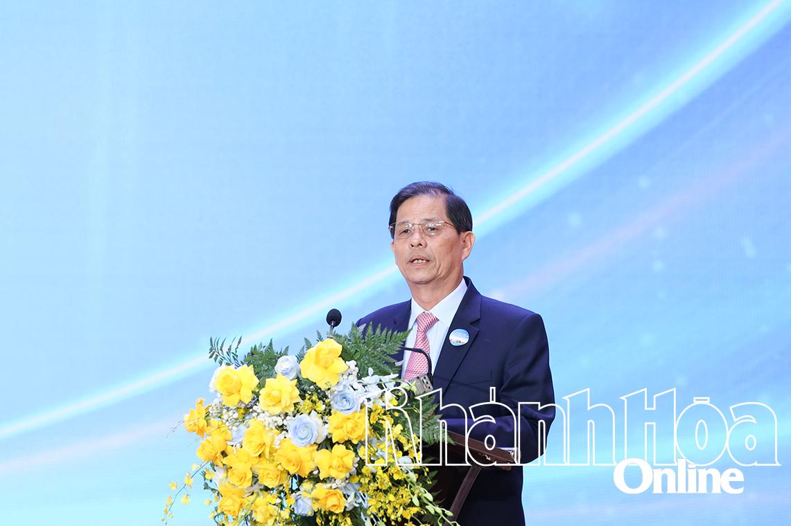 Đồng chí Nguyễn Tấn Tuân phát biểu tại lễ khánh thành.