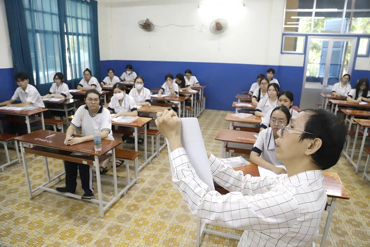 ôn thi - Ảnh 2.