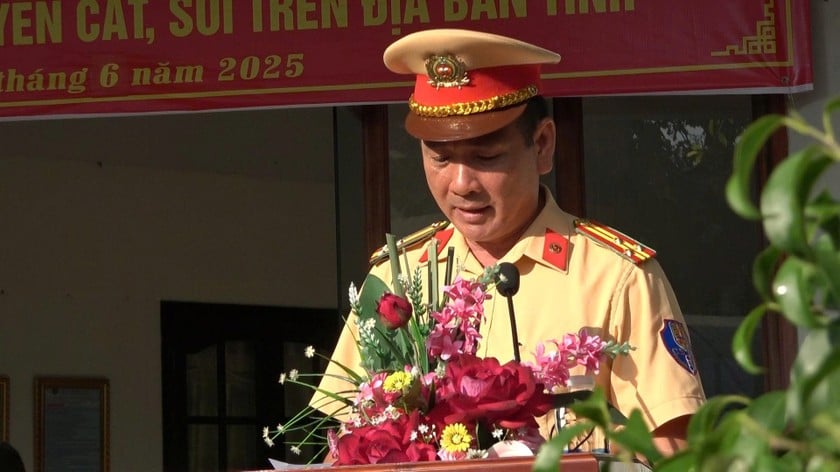 Thượng tá Nguyễn Văn Trường - Trưởng phòng Cảnh sát giao thông phát lệnh ra quân