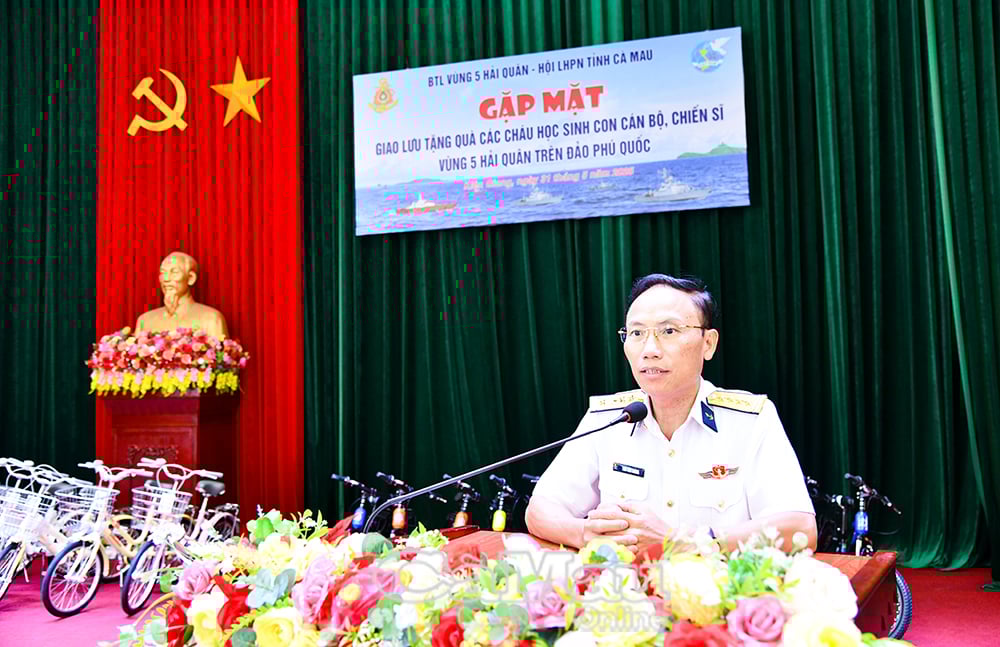 Le colonel Ngo Van Thanh a pris la parole, a reconnu et remercié l'attention et le soutien de l'Union des femmes de Ca Mau.
