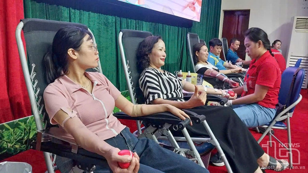 Ban Tổ chức tiếp nhận được 350 đơn vị máu hiến.