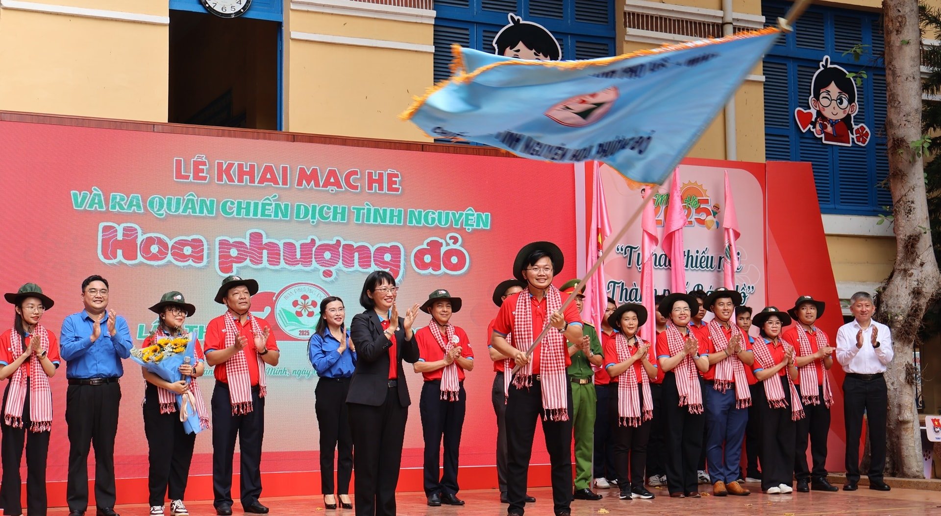 3.hoaphuongdo1-6.jpg