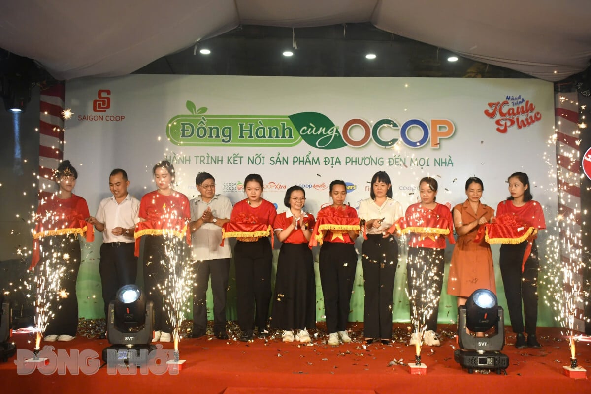Nghi thức khai mạc sự kiện Kết nối văn hoá, du lịch và quảng bá sản phẩm OCOP tại Bến Tre.