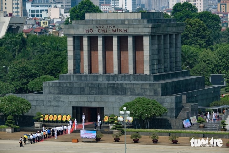Lăng Chủ tịch Hồ Chí Minh - Ảnh 1.