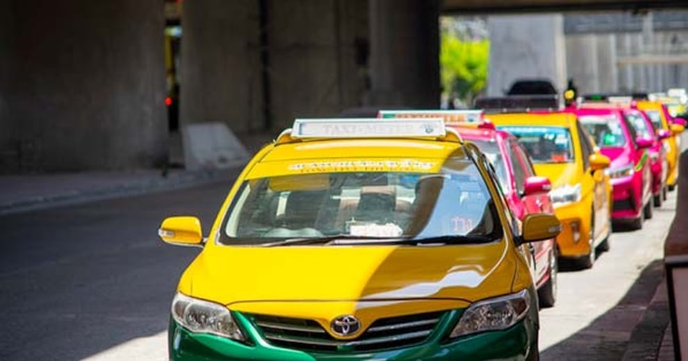 Chặt chém không được, tài xế taxi đuổi khách xuống giữa đường gây phẫn nộ - 1
