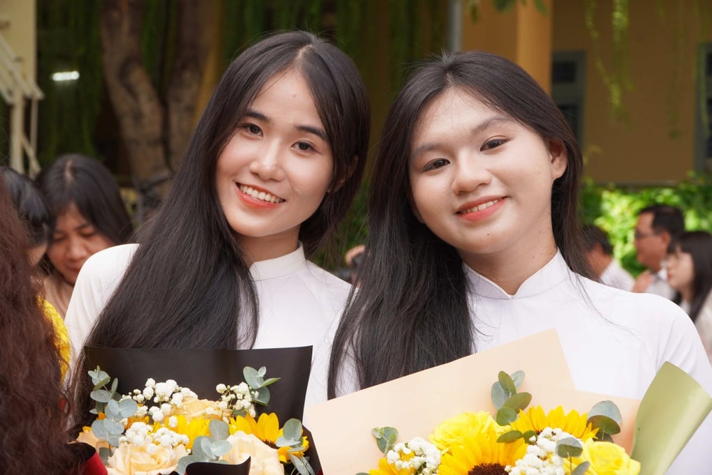 Đề và đáp án thi lớp 10 năm 2025 của tất cả 63 tỉnh thành - 1