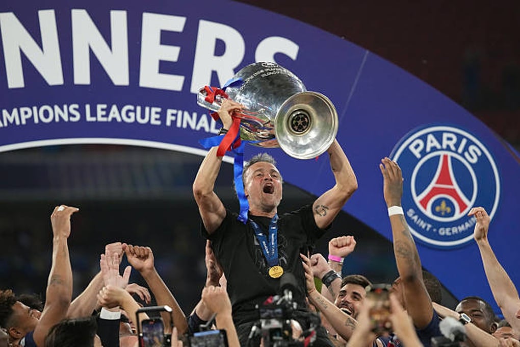 HLV Enrique bật khóc, nhắc đến con gái trong ngày vô địch Champions League - 1