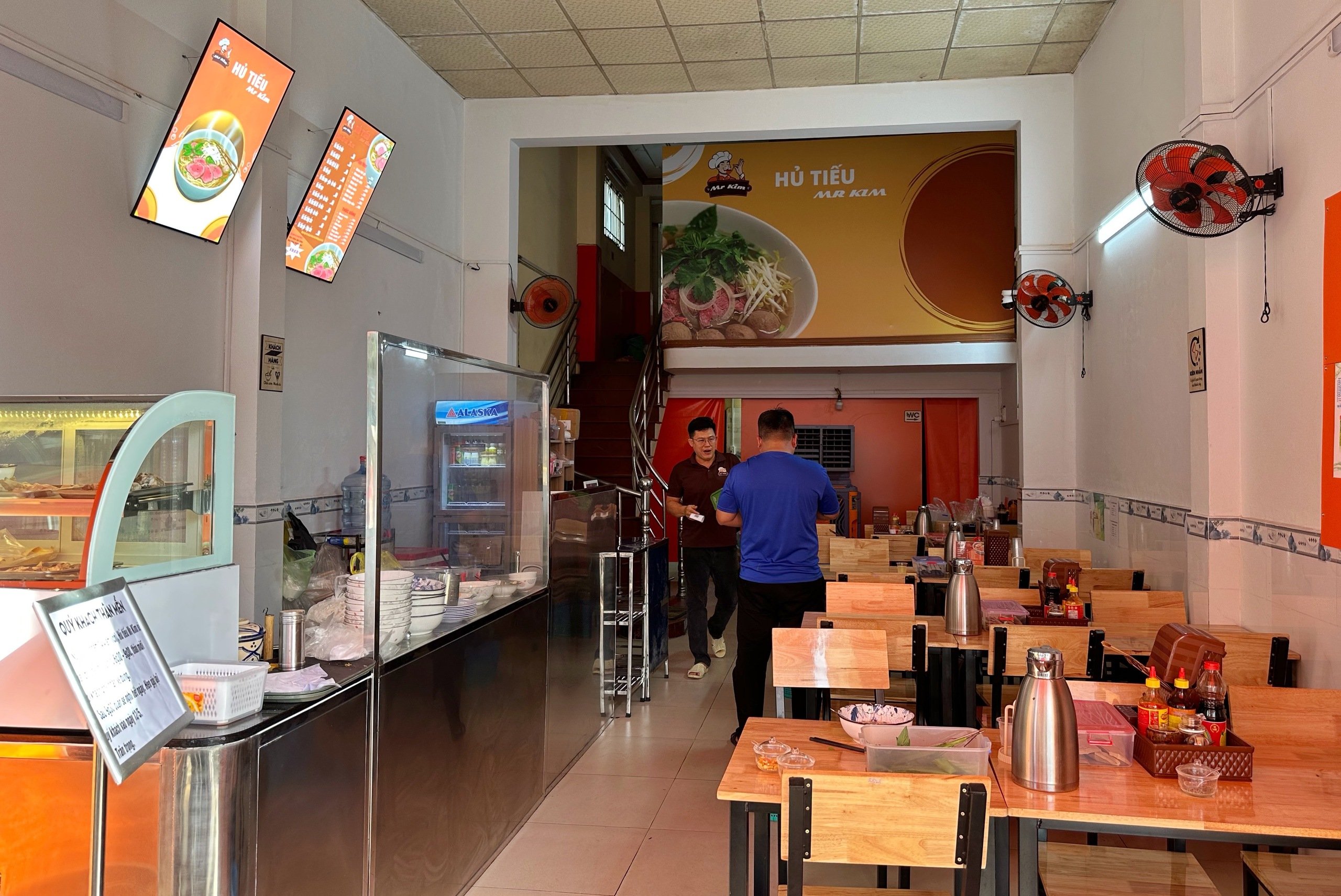 Nhiều hàng quán nổi tiếng TP.HCM liên tục thông báo đóng cửa, chuyện gì đang xảy ra? - Ảnh 5.