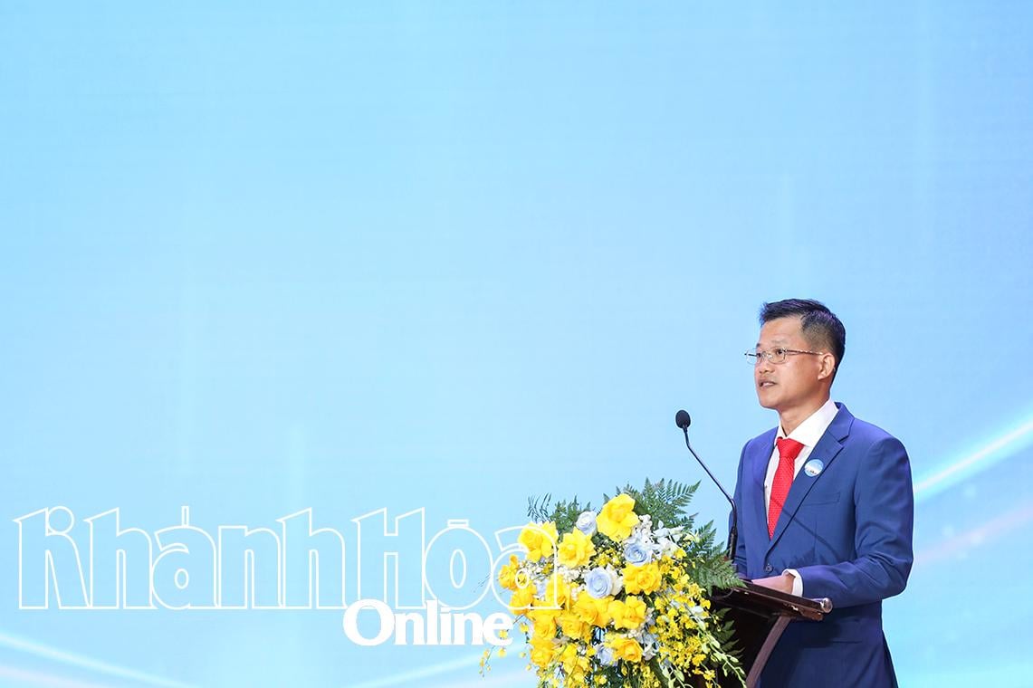 Đại diện chủ đầu tư dự án phát biểu.