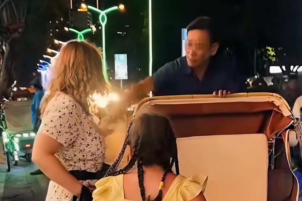 Xôn xao vụ người chạy xích lô có hành động khó coi với nữ du khách - 1