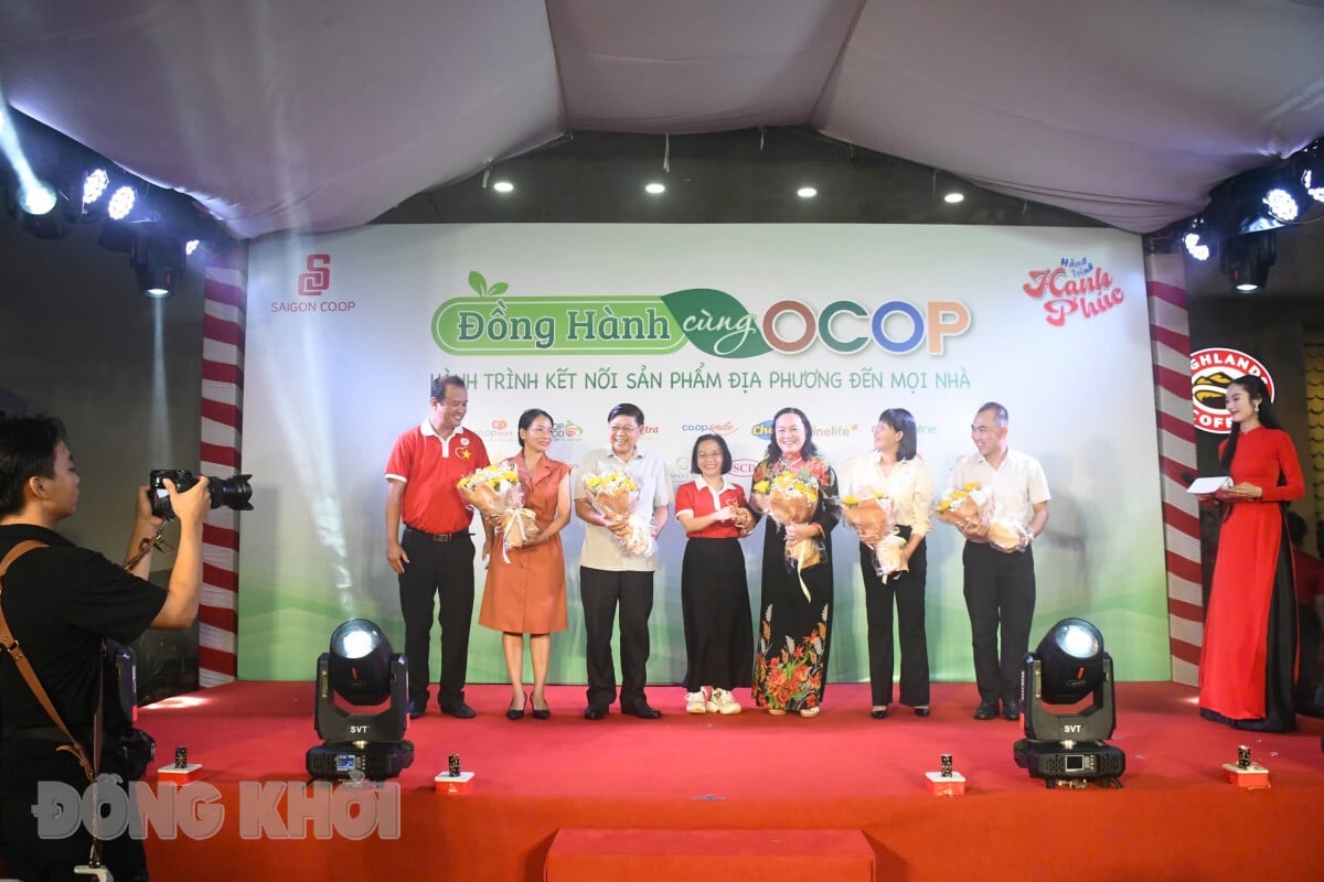 Các đại biểu tham dự sự kiện vào tối ngày 31-5-2025.