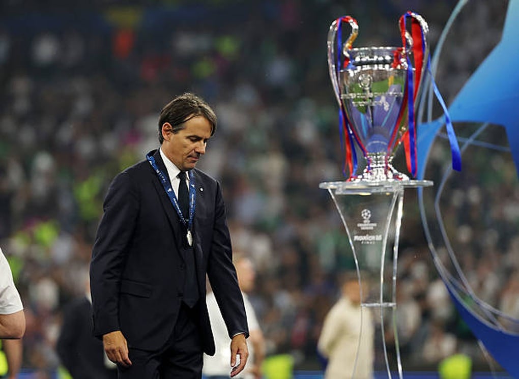 HLV Simone Inzaghi thất vọng khi Inter Milan trắng tay mùa giải này - 1