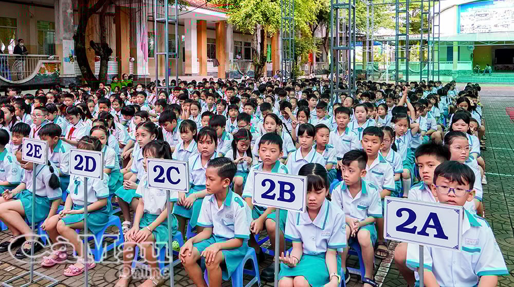 Die Le Quy Don Primary School führt durch Nachahmungsbewegungen aktiv Neuerungen in den Bildungsaktivitäten durch, um gutes Lernen, moralische Erziehung, kreative Erfahrungsaktivitäten und Lebenskompetenzen zu fördern.