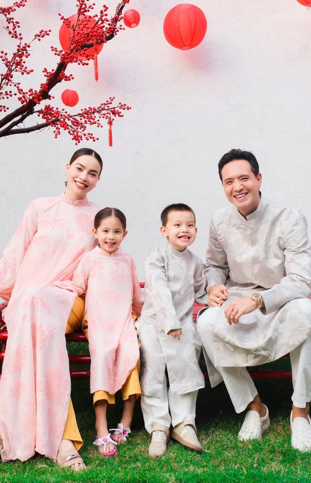 Con gái Hồ Ngọc Hà hát tiếng Anh gây sốt - 1