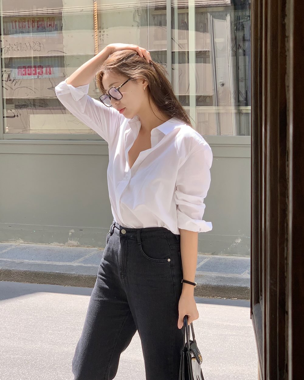 10 cách mặc quần đen sành điệu trong mọi hoàn cảnh, dành cho ai thích phong cách basic- Ảnh 5.