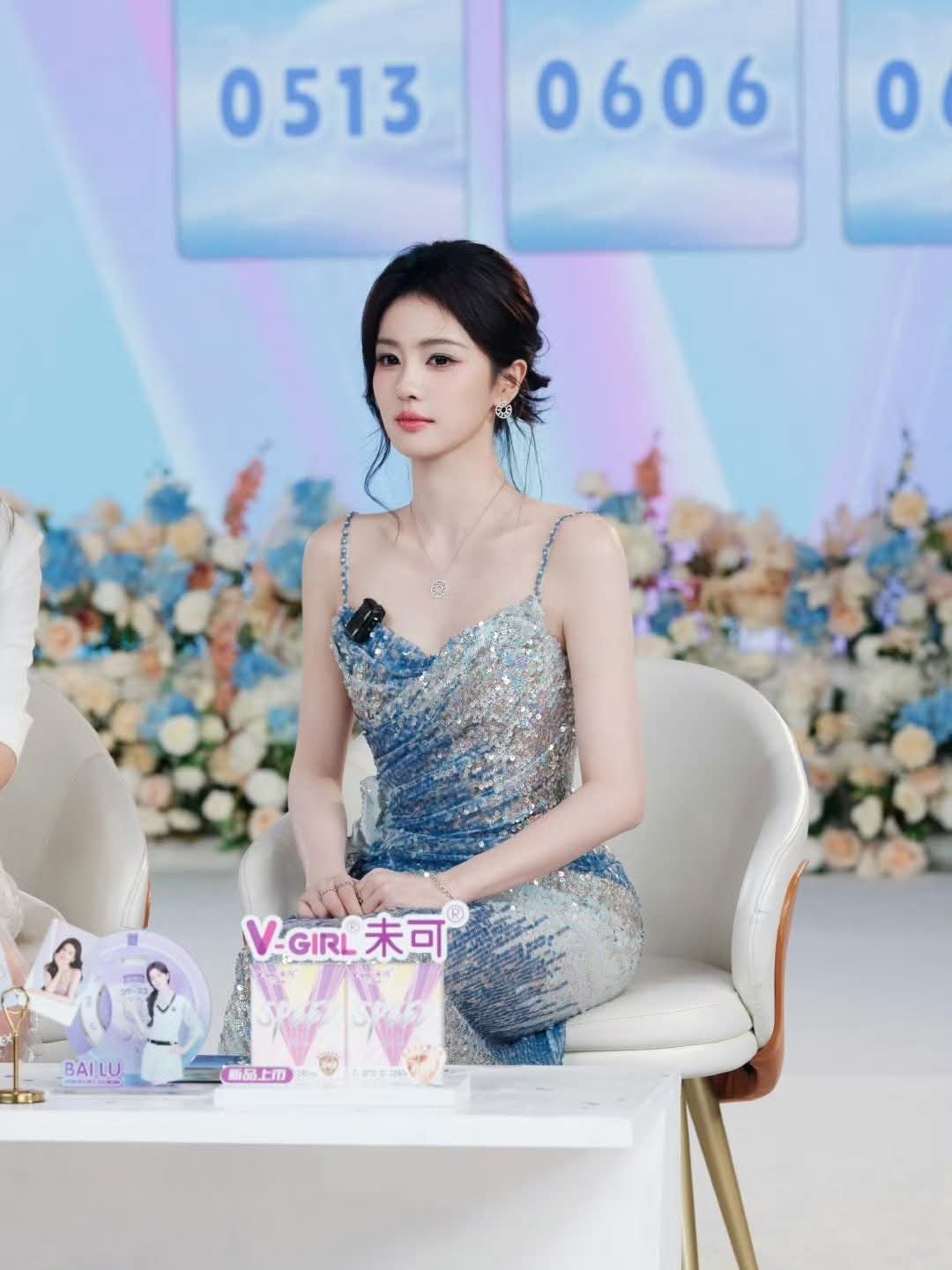 Nữ thần cổ trang Bạch Lộc khoe vóc dáng quyến rũ với thiết kế váy Việt - 6