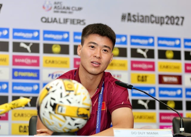 Bị hỏi khó ở họp báo, HLV Kim Sang-sik: Việt Nam tự quyết vận mệnh ở trận đại chiến Malaysia- Ảnh 2.