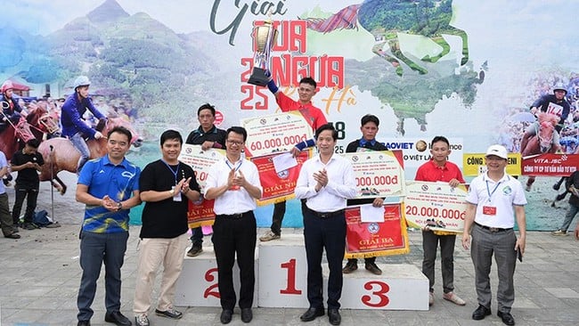 Kịch tính Giải đua ngựa truyền thống huyện Bắc Hà năm 2025 - Ảnh 19.