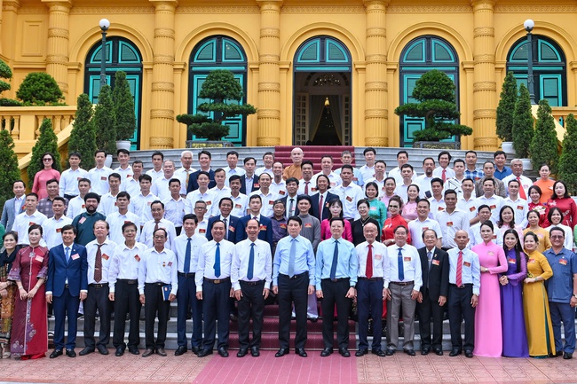 Chủ tịch nước gặp mặt các nghệ nhân làng nghề tiêu biểu toàn quốc - Ảnh 10.