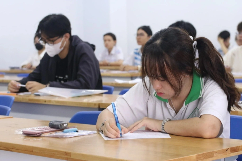 Thí sinh mất 30 phút ở kỳ thi vào đại học lớn nhất nước: Xin lỗi là… xong? - 1