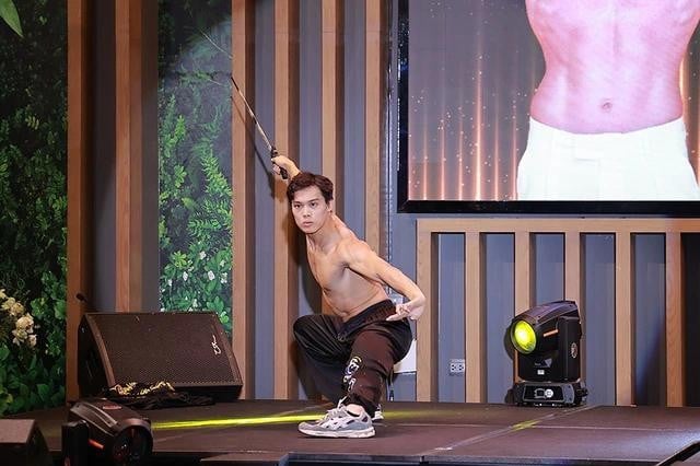 Sau những chuyến tham quan, các thí sinh bắt đầu bước vào tranh tài ở những phần thi phụ. Ảnh: Kevin Trung/Kevin Studio