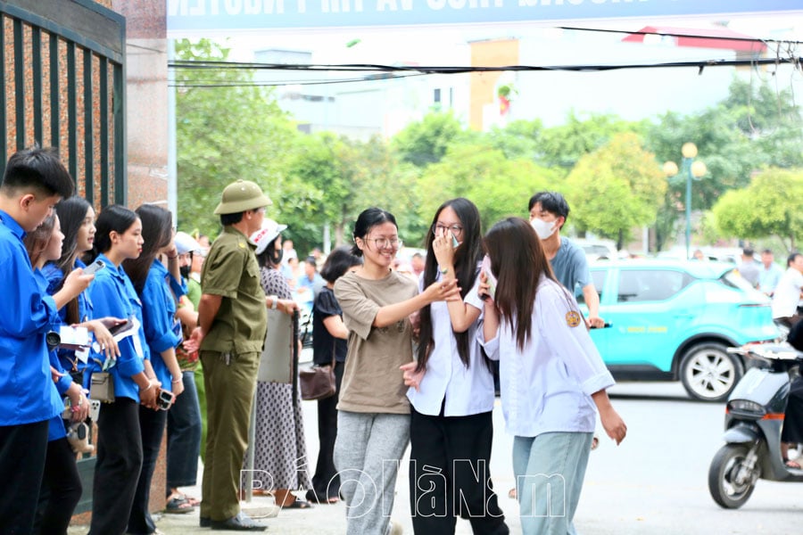 L'école secondaire Nguyen Tat Thanh organise l'examen d'entrée en 10e année pour l'année scolaire 2025-2026