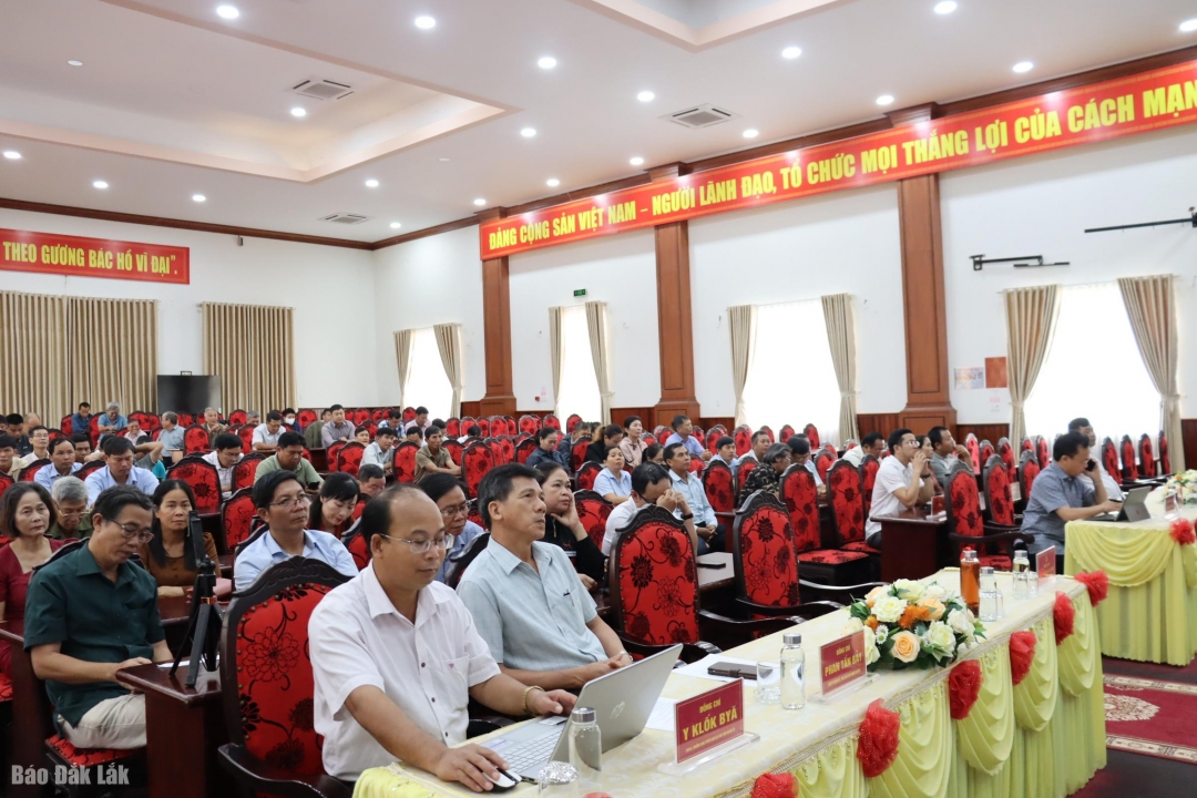 Đại biểu tham dự hội thảo tại điểm cầu huyện Krông Pắc.