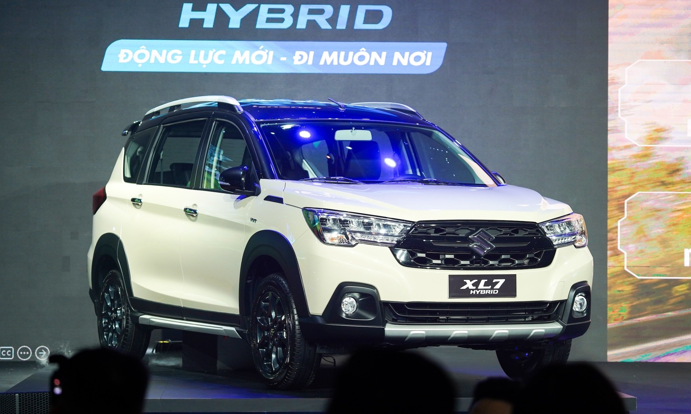'Thánh ăn ít xăng' Suzuki XL7 Hybrid tung ưu đãi sốc 60 triệu