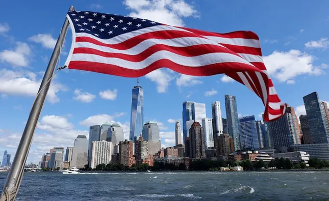 世界で最も裕福な国トップ10の中で、アメリカは何位にランクされていますか？